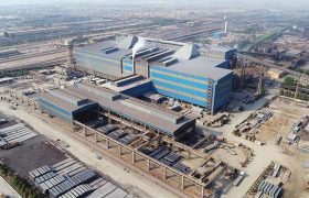 تولید چند تن فولاد در مناطق کویری توسعه یافتگی نیست