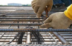 CHINA REBAR: Domestic prices weaken amid falling futures