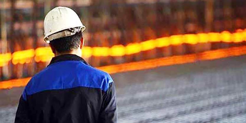 انتظار کارگران فولاد اردبیل برای راه‌اندازی دوباره کارخانه