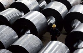 کویل گرم چین: عقب نشینی قیمت ها از سطح ۹ سال اخیر