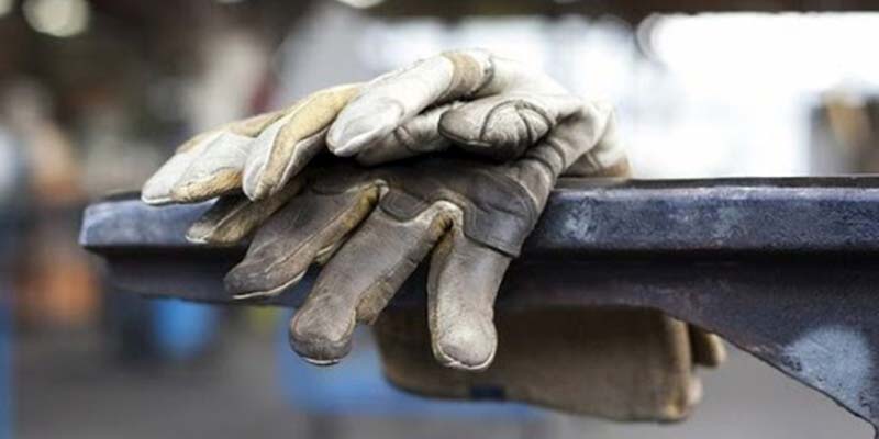 بازار فولاد ایران در دستان وزارت صمت و دلار